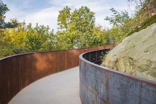 Życie w Architekturze 2025. Kładka pieszo-rowerowa z zapory na Wzgórze Zamkowe w Dobczycach. Biuro Projektów Lewicki Łatak sp. z o. o. sp. k. Kazimierz Łatak, Piotr Lewicki