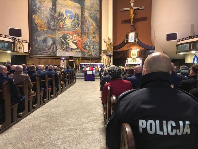 Przejmujące pogrzeby zamordowanych policjantów z Wrocławia. Tłumy żegnają funkcjonariuszy