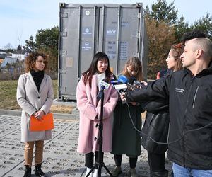 Nowoczesny kontener stanął koło Olsztyna. Wyhodują w nim warzywa bez gleby