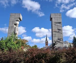 Szubienice w Olsztynie znów zniszczone. Sprawcy powinni wstydzić się za wandalizm i... ortografię!