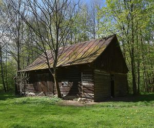To miejsce w Małopolsce przyciąga turystów jesienią. Jego ozdobą jest unikatowy drewniany dwór