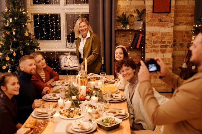 Przed telewizorem czy przy stole? Jak najlepiej spędzać święta Bożego Narodzenia?