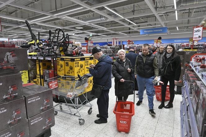 Wielkie otwarcie sklepu szwedzkiego giganta w Warszawie. Były gigantyczne promocje i długie kolejki