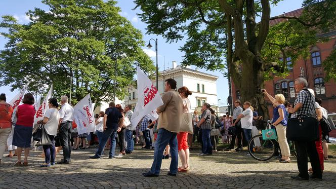 Protest budżetówki z Solidarności w Bydgoszczy [ZDJĘCIA]