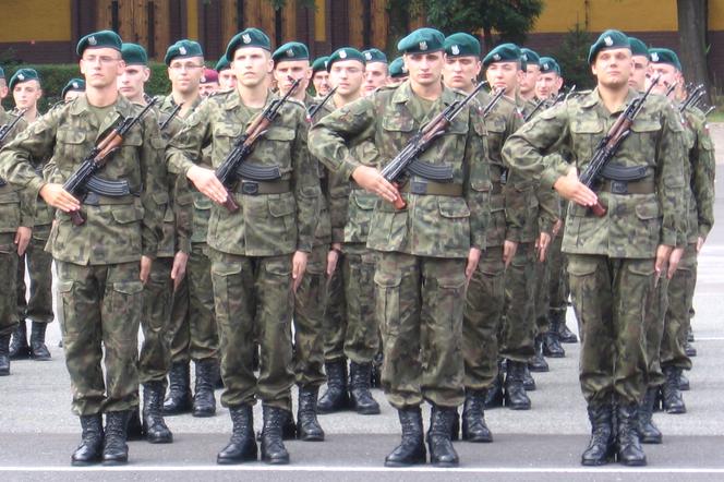 Wojsko to dla niektórych wymarzony zawód, dla innych przykry obowiązek.