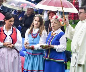 Odpust w Gietrzwałdzie. Do słynącej z Objawień Maryjnych miejscowości przyjechały tłumy