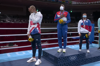 Olimpiada Tokio 2020. Skandaliczne zachowanie boksera. Nie uwierzysz co zrobił z medalem! 