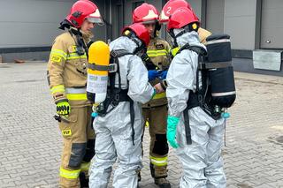 Łyski. Wyciek niebezpiecznej substancji na terenie firmy kurierskiej [16.11.2022]