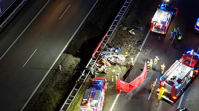 Tragiczny wypadek na A2. Dwie osoby nie żyje. Jeden z kierowców jechał pod prąd