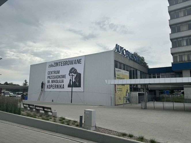 Dworzec Olsztyn Główny ma patrona. Żaden obiekt kolejowy w Polsce nie nosi takiego imienia