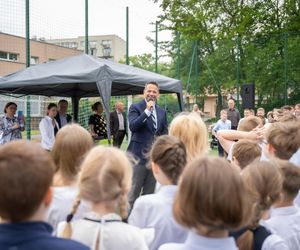 Rewolucja w warszawskich szkołach. Rafał Trzaskowski: Nowe strefy powstaną w każdej placówce