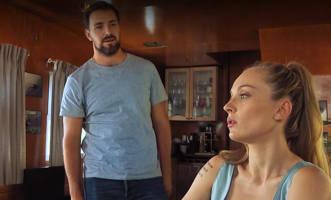 Barwy szczęścia odc. 2747. Renata (Anna Mrozowska), Marcin Kodur (Oskar Stoczyński)