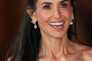 Demi Moore zachwyca na czerwonym dywanie. 63-latka w świetnej formie