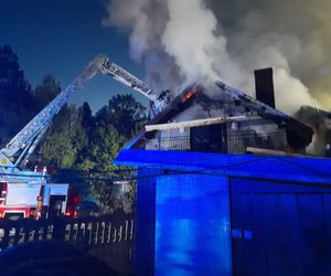 Pożar dwóch domów w Stąporkowie. Są poszkodowani
