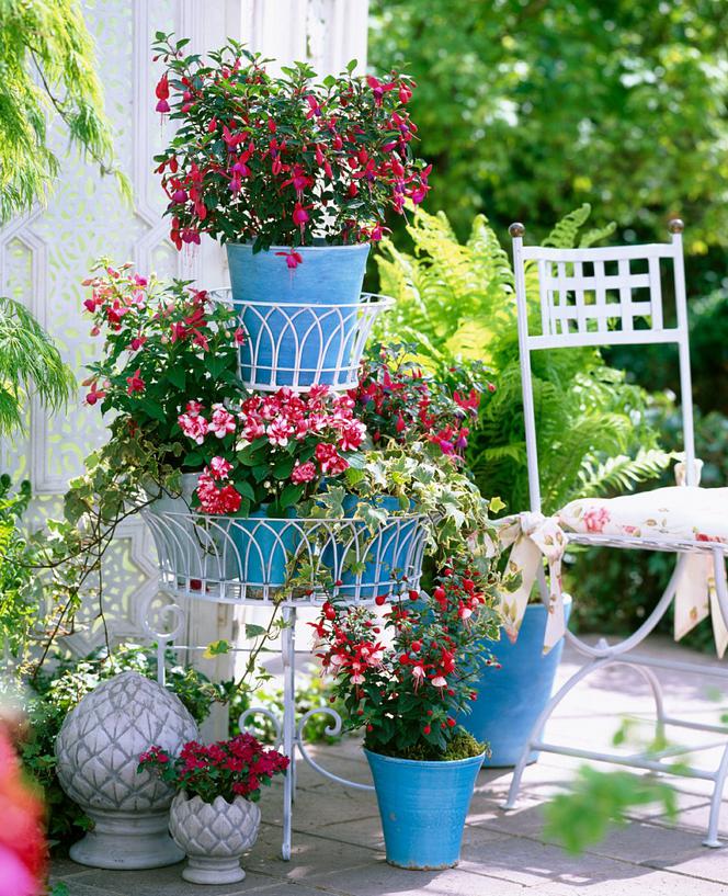 Metalowy stojak na kwiaty balkonowe