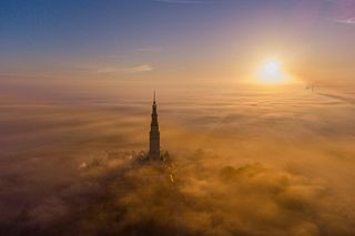 Jasna Góra jak samotny okręt we mgle. Wyjątkowe zdjęcia