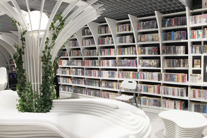 Otworzyli pierwszą w Polsce bibliotekę na stacji metra. Metroteka już działa