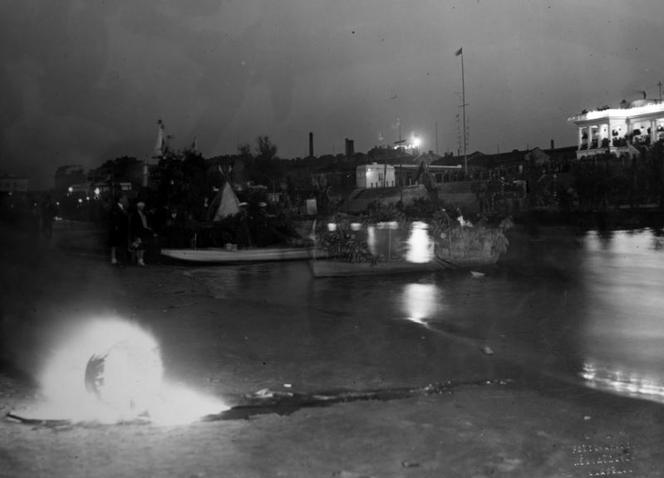 Noc Świętojańska nad Wisłą w Warszawie (1931)