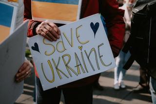 Wiara w zwycięstwo Ukrainy w wojnie z Rosją. Manifestacja w Toruniu