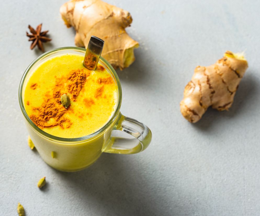 Złote mleko: jesienny eliksir z dodatkiem przypraw egzotycznych na odporność