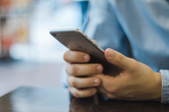 Rząd chce skanować wszystkie SMS-y Polaków. W jakim celu? 