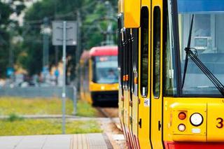 Menele rozpętali jatkę w tramwaju na Bemowo. Zobacz co się działo!