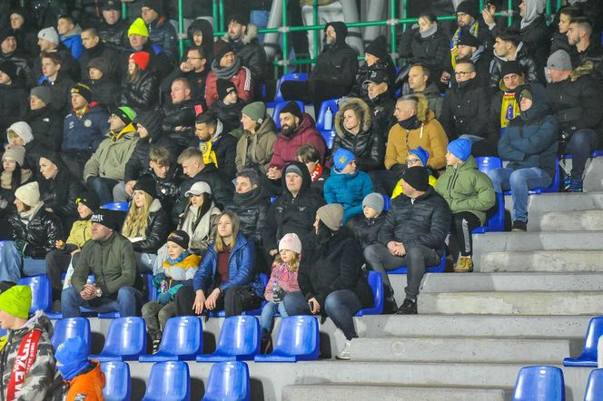 Elana Toruń - Zawisza Bydgoszcz 1:1, zdjęcia kibiców, opraw i piłkarzy ze Stadionu Miejskiego im. Grzegorza Duneckiego