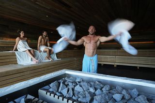 Nowy standard relaksu w objęciach natury. Sanktuarium odnowy w koronach drzew