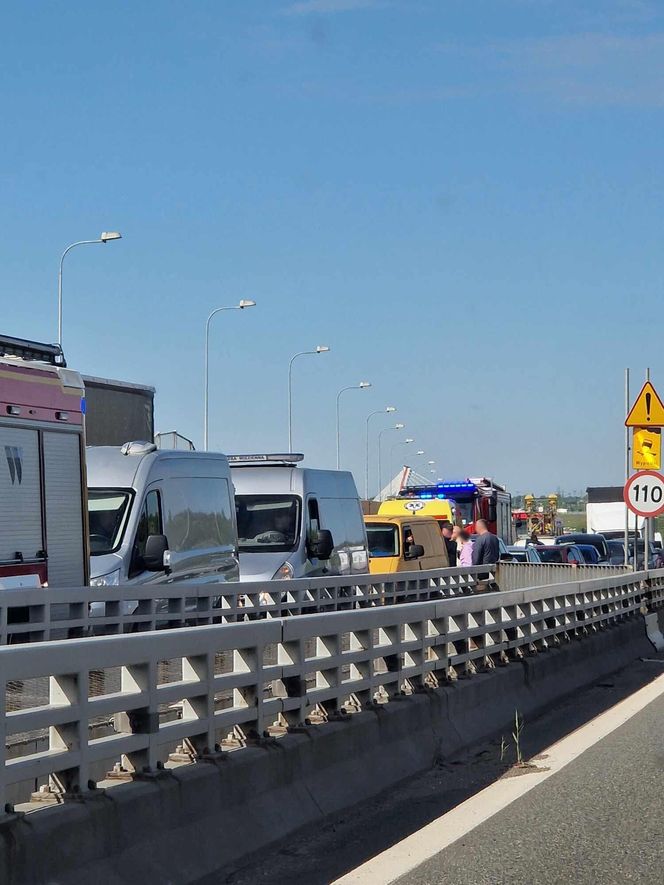 Śmiertelny wypadek na autostradzie A4 w Zabrzu. Droga jest zupełnie zablokowana
