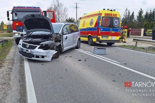 Dwie osobówki zderzyły się w Brniu. Poszkodowana kobieta trafiła do szpitala
