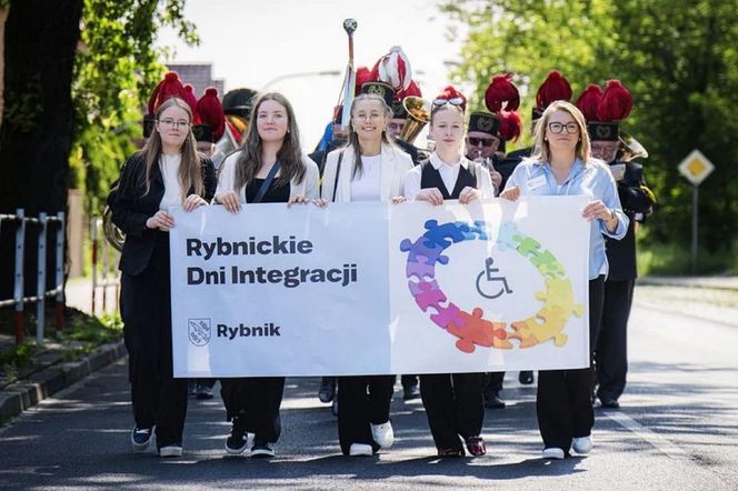 Dni Rybnika 2025. Kolorowa parada ulicami miasta, koncerty i seniorada