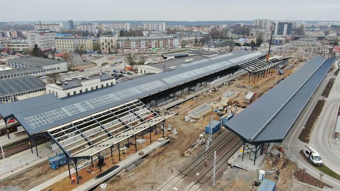 Modernizacja Rail Baltica: Stacja Białystok, widok na budowe zadaszenia 