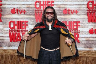 Jason Momoa zamówił gitarę u polskich wytwórców. Powstała replika wiosła Jamesa Hetfielda z Metalliki!