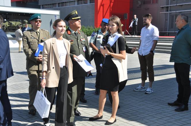 31. Międzynarodowy Salon Przemysłu Obronnego w Targach Kielce. Dużo sprzętu i tłumy zwiedzających