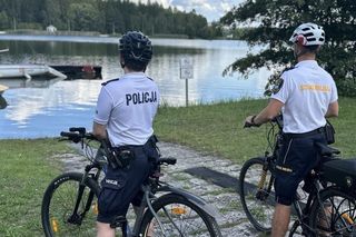 O włos od tragedii. Kompletnie pijany 14-latek chciał popływać w zalewie Sosina