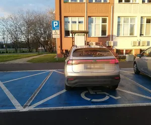 Inowrocław. Zaparkował na miejscu dla niepełnosprawnych. Mocno się zdziwił!