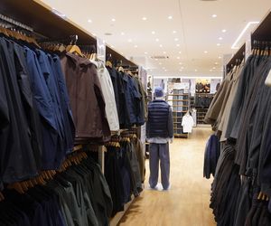 Sklep UNIQLO przy Marszałkowskiej w Warszawie po remoncie 10.2025