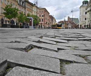 Nawierzchnia na Krakowskim Przedmieściu przed remontem