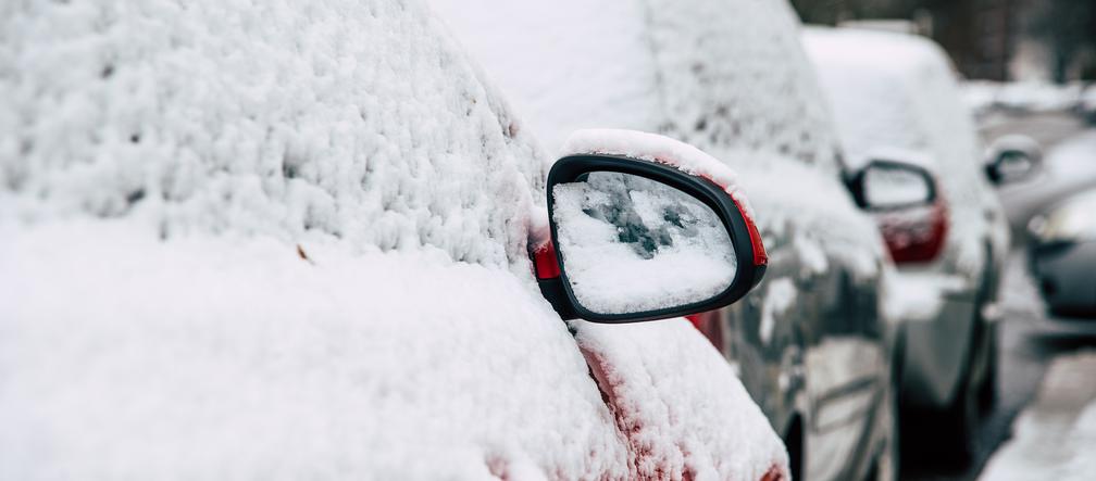 Samochód wariuje zimą? To nie awaria, to zimowa „usterka”! Jak sobie z nimi poradzić?