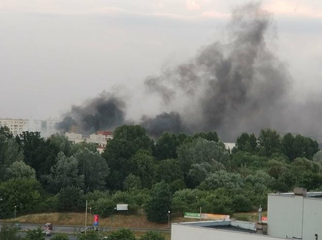 Pożar bloku w Warszawie