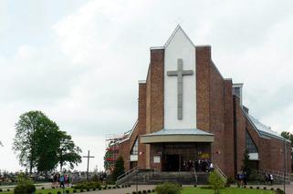 Ksiądz podglądał dzieci w przymierzalni