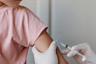 Szczepionka przeciw pneumokokom przestaje chronić dzieci. Eksperci apelują o zmiany 