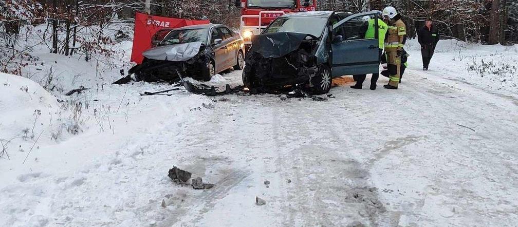Śmiertelny wypadek w Kosobudach. Jedna osoba nie żyje, pięć zostało rannych