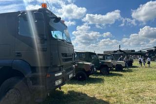 Pokazy lotnicze w Krzesinach. SempAIR Optimi Show rozpoczęte