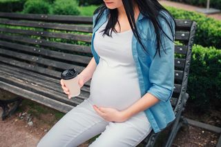 Czy na ciążowym L4 możesz iść na spacer? Jest sposób, by robić to bez stresu