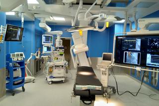Szpital we Wrocławiu ma supernowoczesną salę. Wszystkie potrzebne operacje lekarze wykonają u pacjenta na raz [WIDEO, ZDJĘCIA, AUDIO]