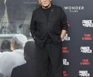 Premiera Zamach na papieża