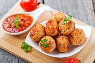 Przepis na keto nuggetsy z piekarnika. Jesz, ile chcesz i nie tyjesz