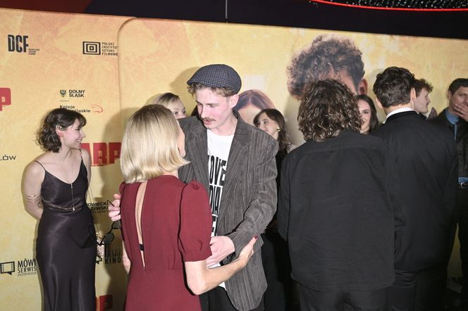 Premiera "LARP. Miłość, trolle i inne questy": Pawł Deląg z partnerką