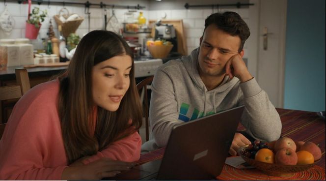 Barwy szczęścia, odcinek 3171. Agata (Natalia Zambrzycka), Ignacy (Olaf Staszkiewicz)